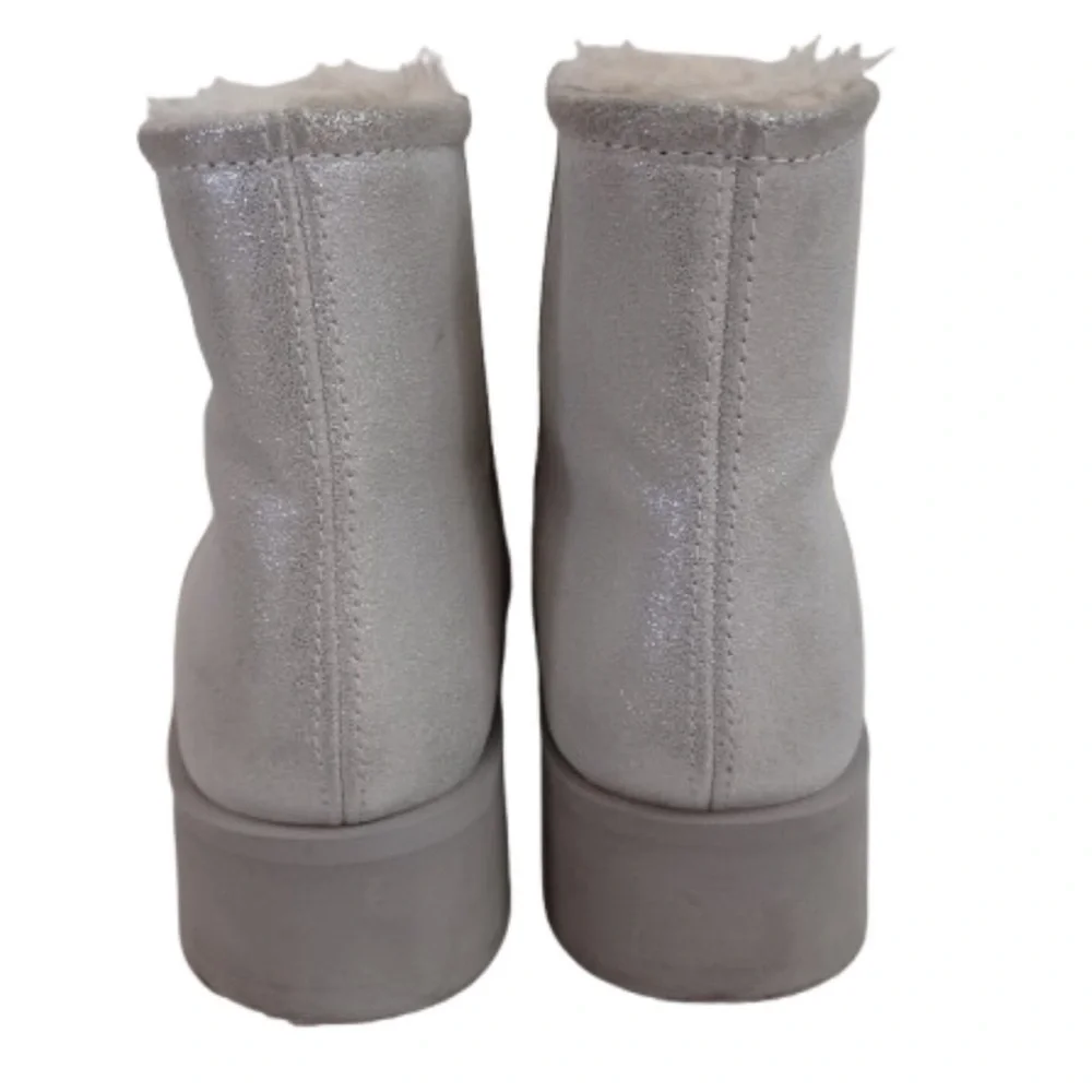TIME AND TRU Leather Metallic Silver Sherpa Fuzzy Cozy Ankle Booties Shoes